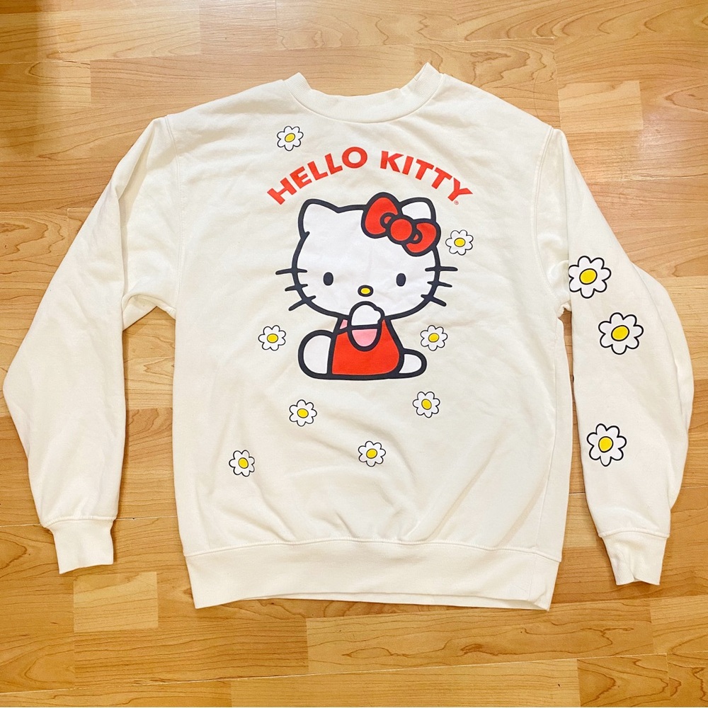Hello Kitty Sweatshirt With Daisies Woman’s Size Small